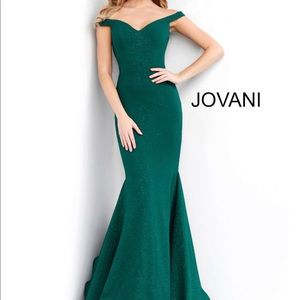 Gorgeous size 12 Jovani Sparkling Emerald Green